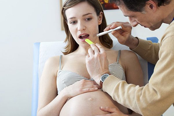 Bọc răng sứ khi mang thai - Nên hay không nên?